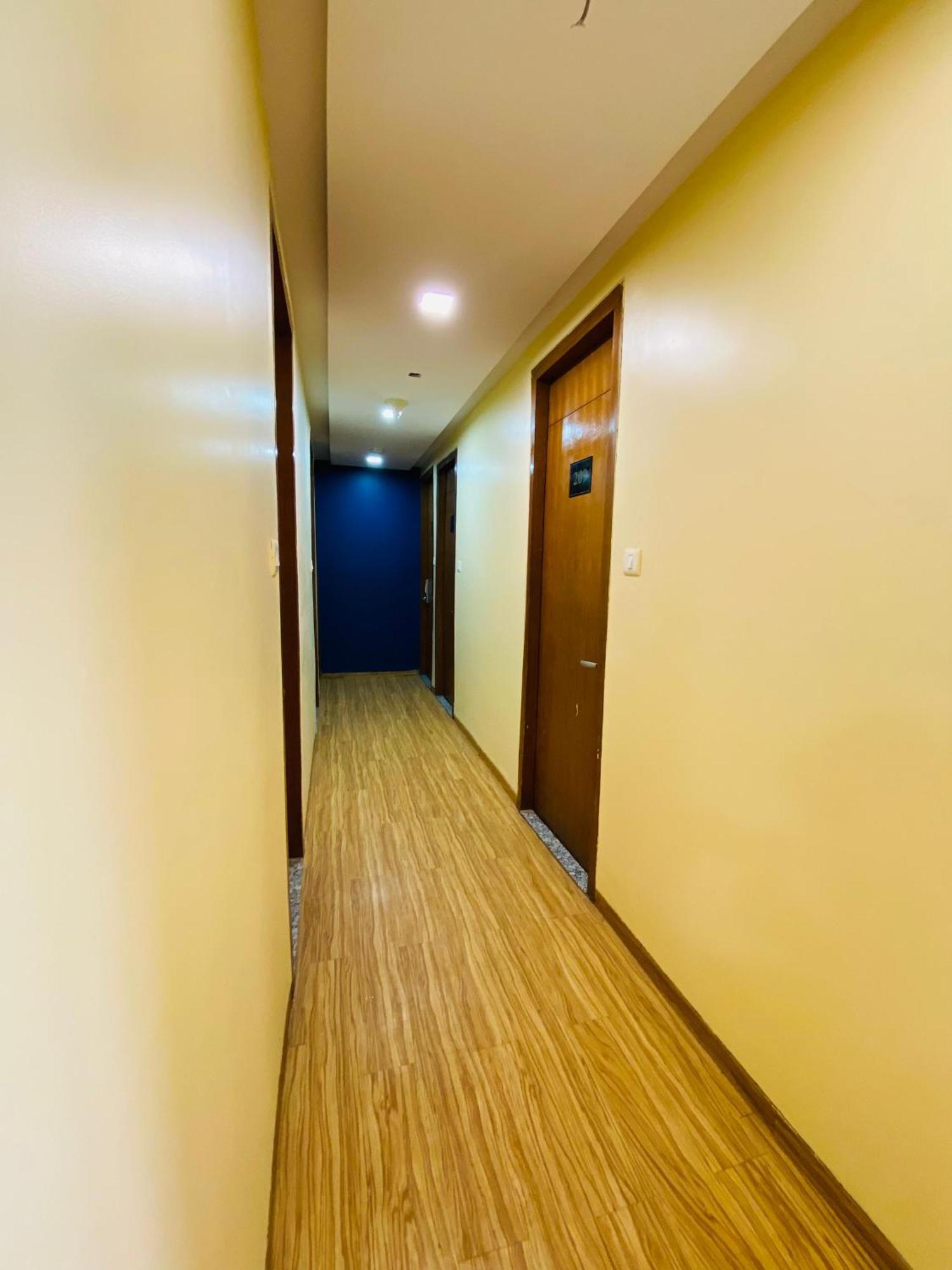 Hotel Arton Regency Near Terminal 2 Airport Bombaim Exterior foto