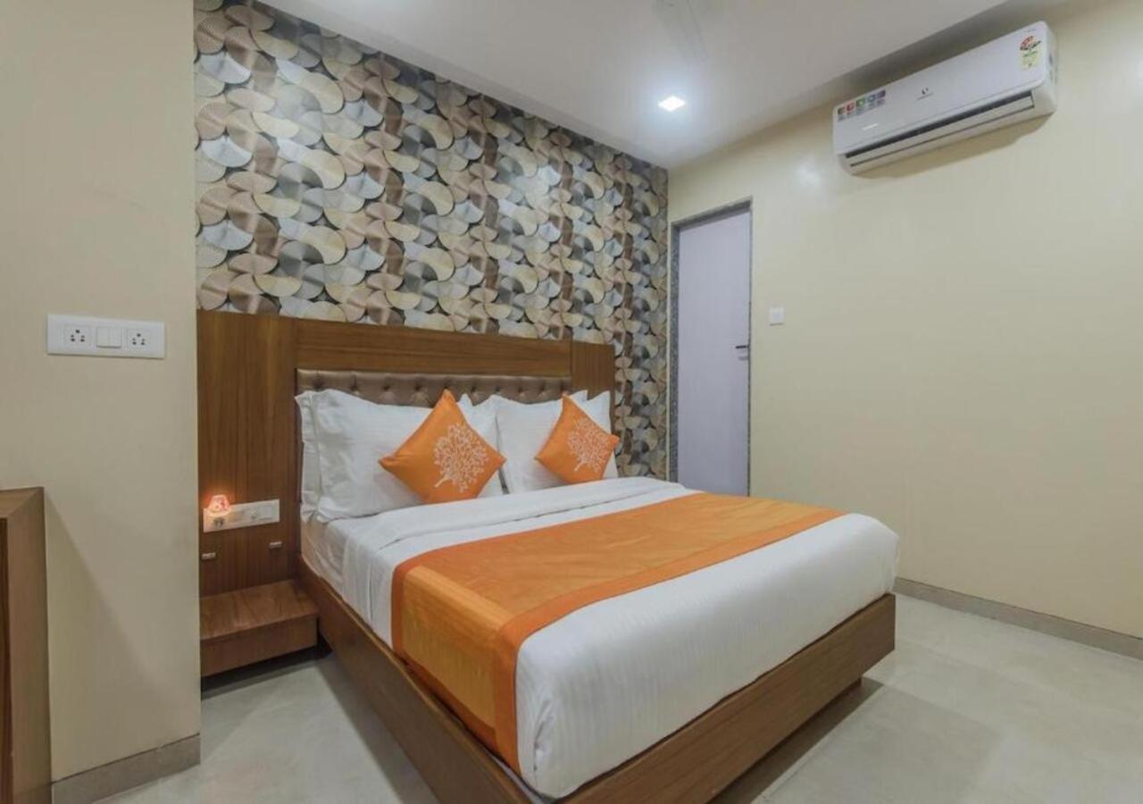 Hotel Arton Regency Near Terminal 2 Airport Bombaim Exterior foto
