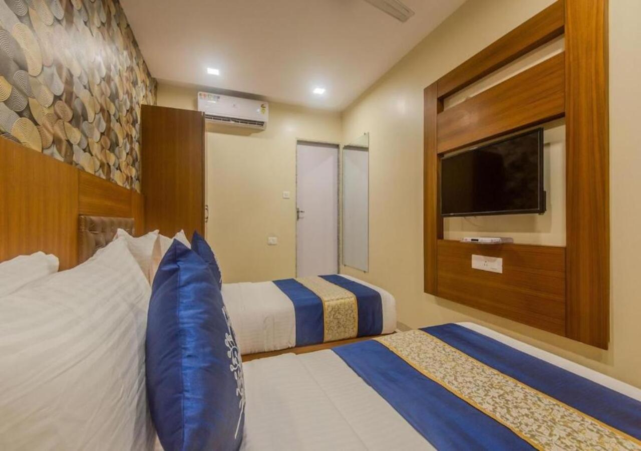 Hotel Arton Regency Near Terminal 2 Airport Bombaim Exterior foto