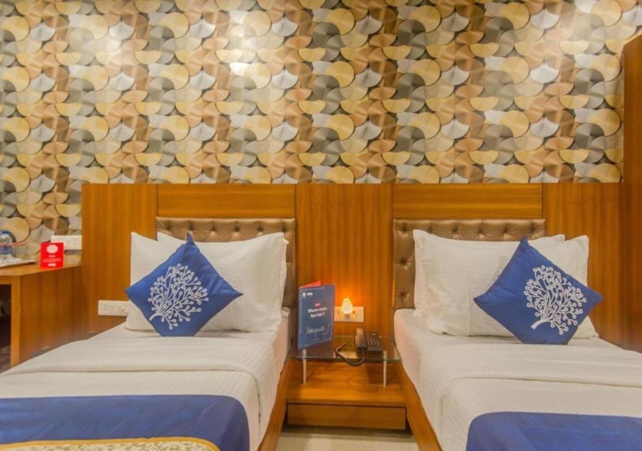 Hotel Arton Regency Near Terminal 2 Airport Bombaim Exterior foto